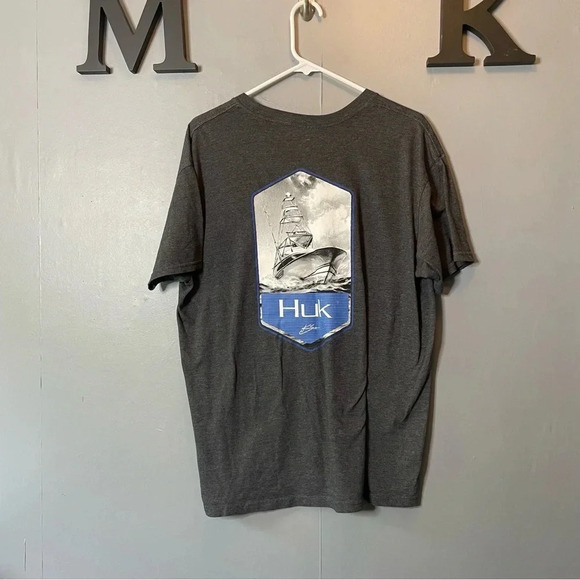 Huk boat graphic Gray short sleeve T-shirt, men’s size extra large - Picture 4 of 5